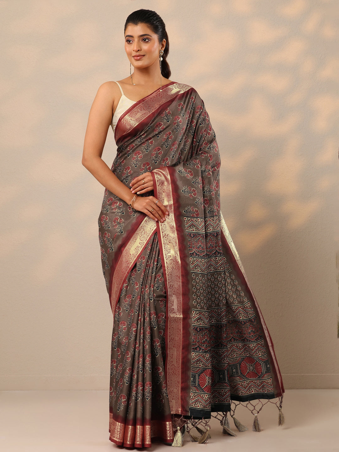  Grey Printed Silk Blend Sarees With Unstitched Blouse Piece 