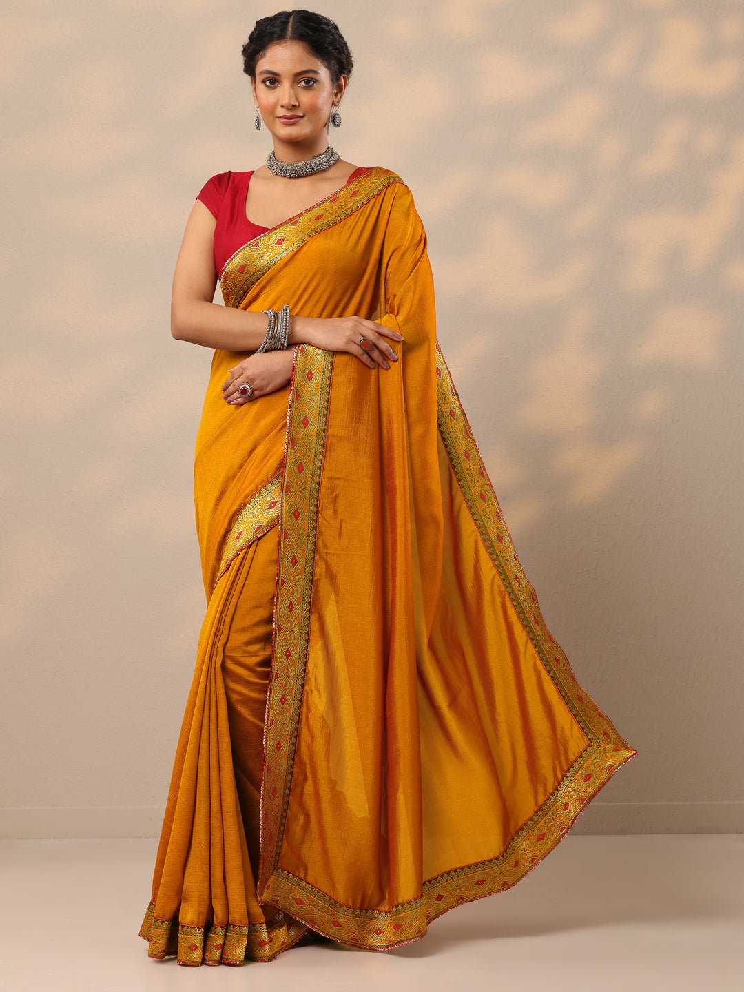 Mustard Solid Silk blend Saree With Unstitched Blouse Piece