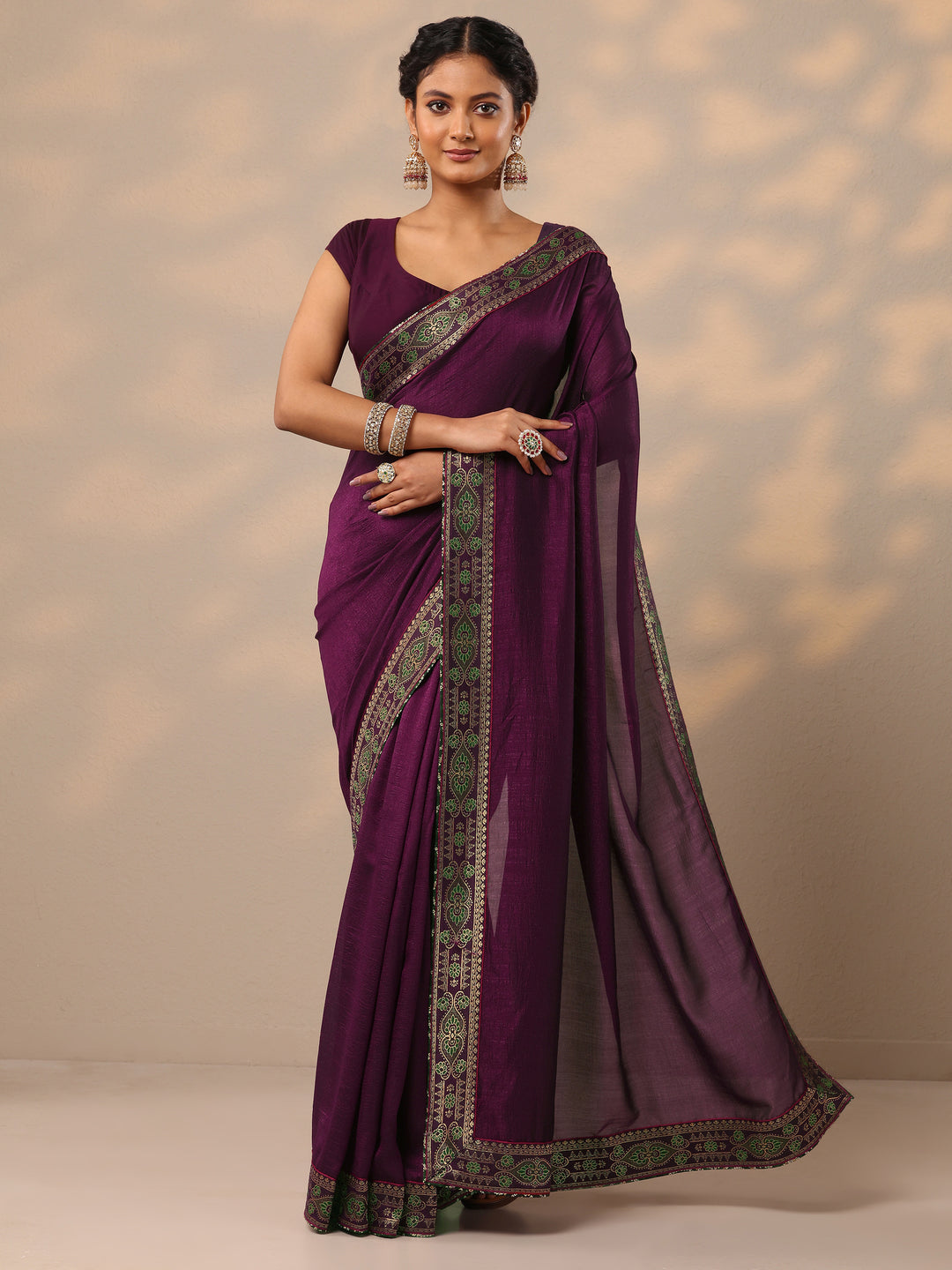 Wine Solid Silk blend Saree With Unstitched Blouse Piece