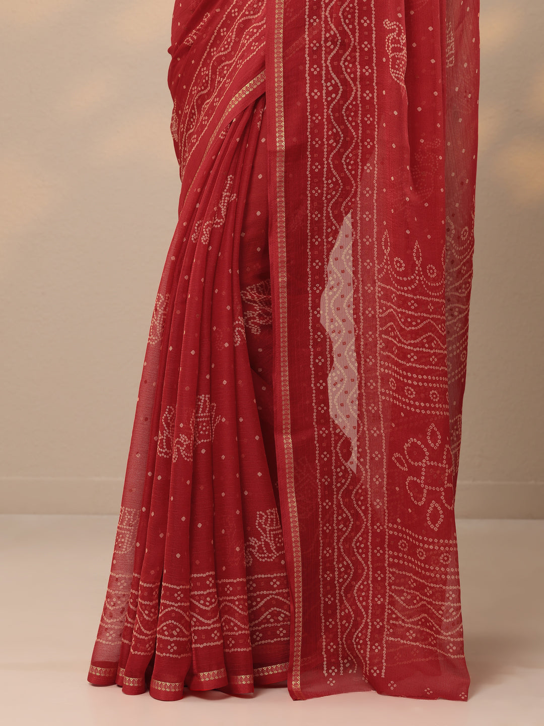  Red Bandhani Printed Chiffon Saree With Unstitched Blouse Piece 