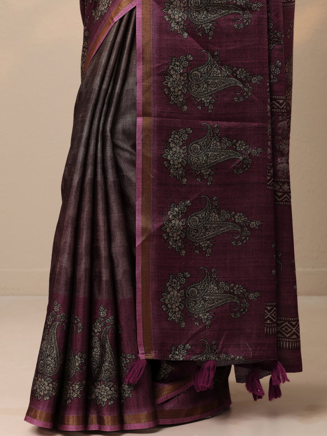  Brown Printed Cotton Blend Saree With Unstitched Blouse Piece 