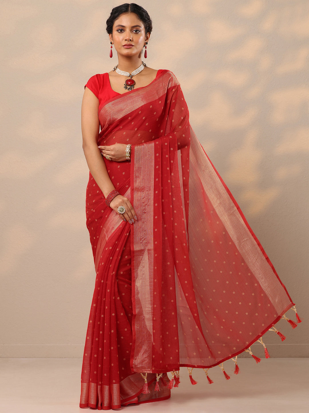  Red Printed Chiffon Saree With Unstitched Blouse Piece 