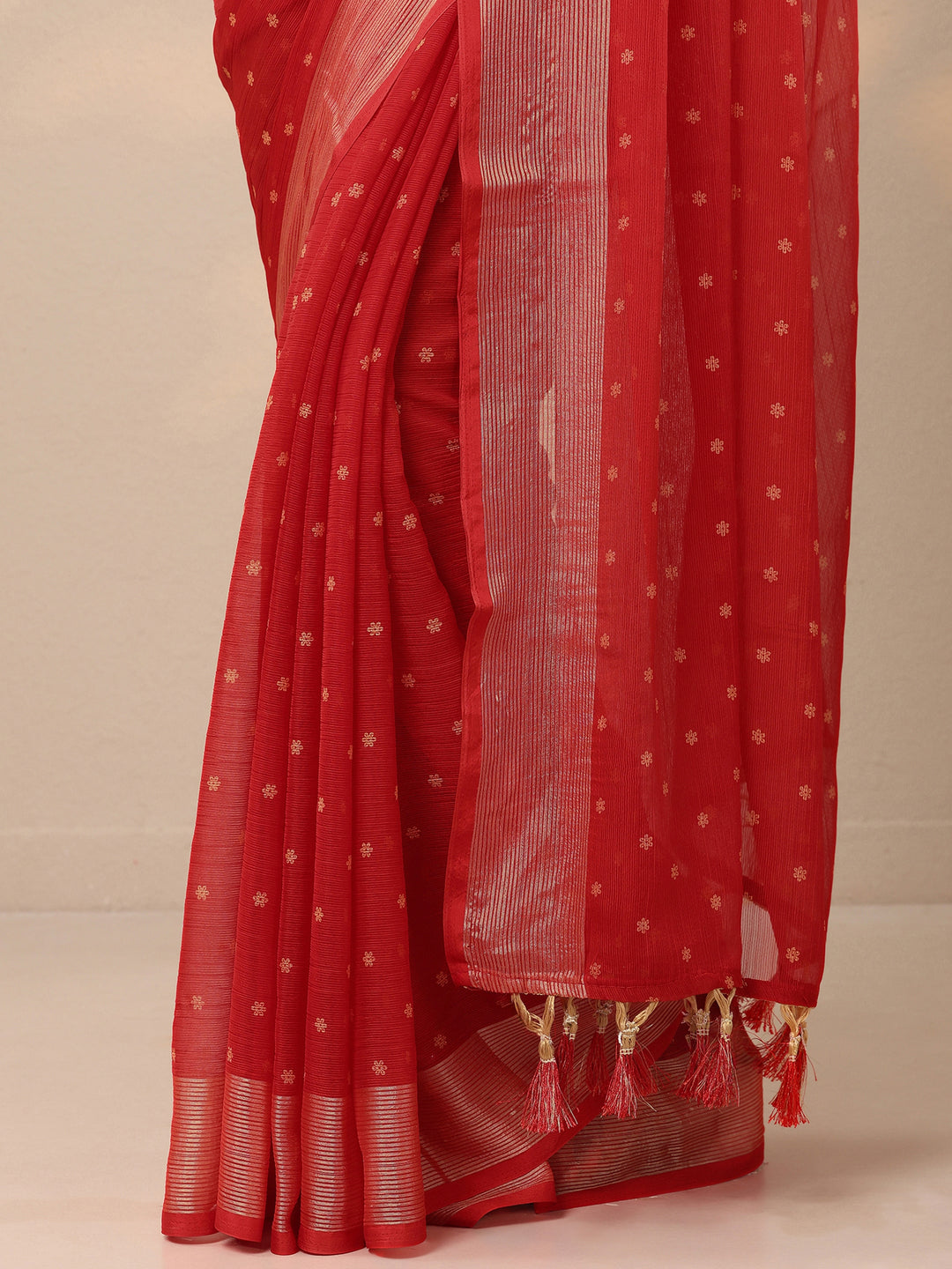  Red Printed Chiffon Saree With Unstitched Blouse Piece 