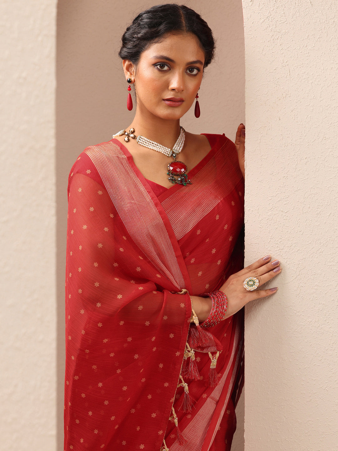  Red Printed Chiffon Saree With Unstitched Blouse Piece 