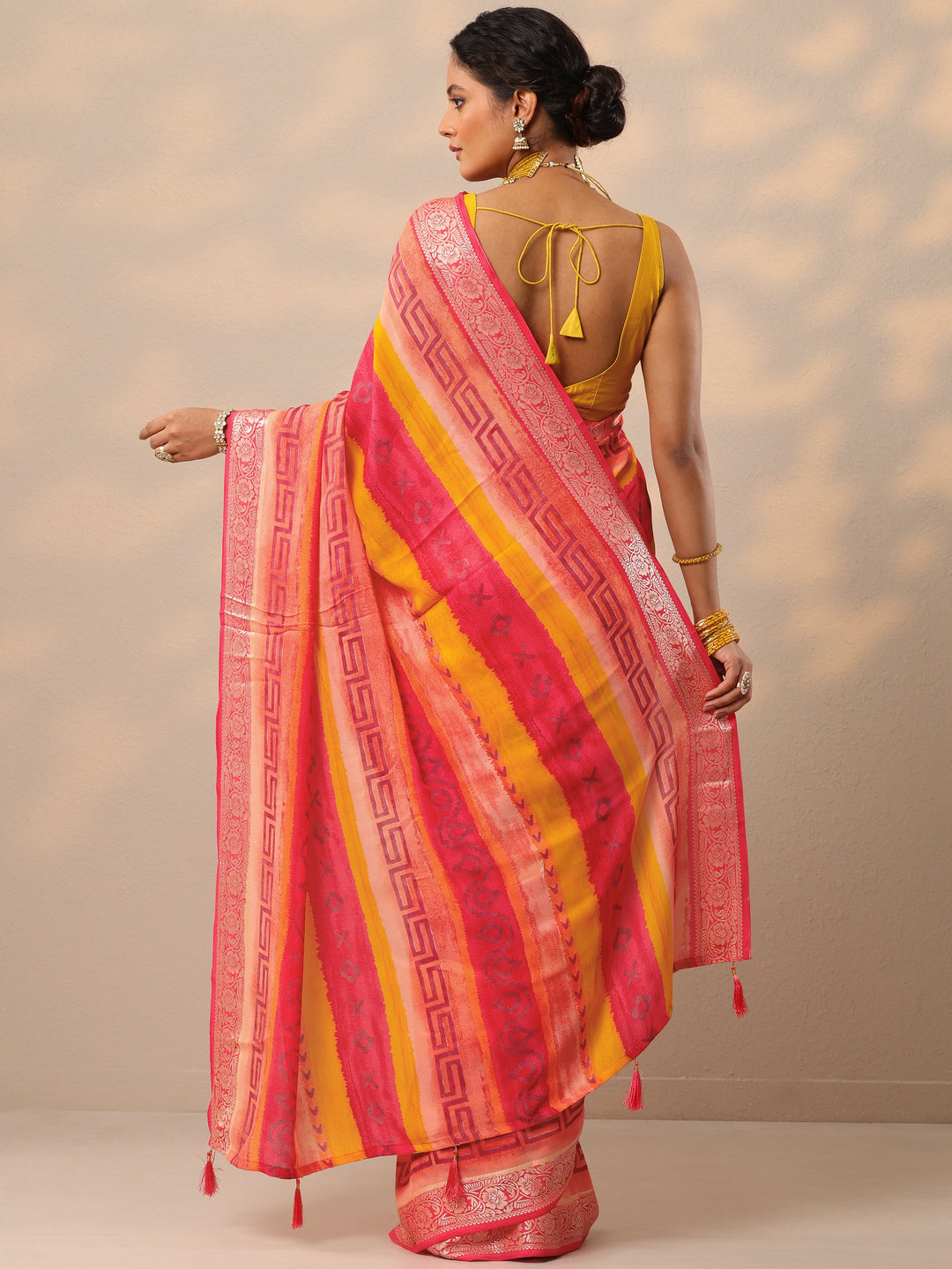  Multi Printed Georgette Saree With Unstitched Blouse Piece 