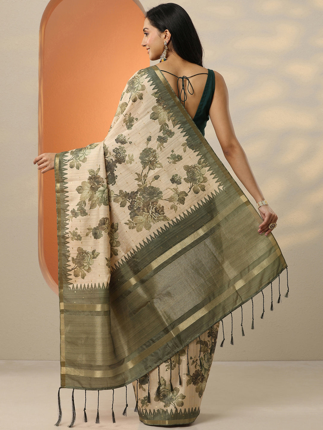  Green Printed Silk Blend Saree With Unstitched Blouse Piece 