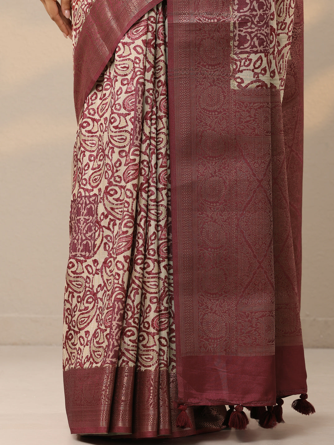  Brown Printed Silk Blend Saree With Unstitched Blouse Piece 