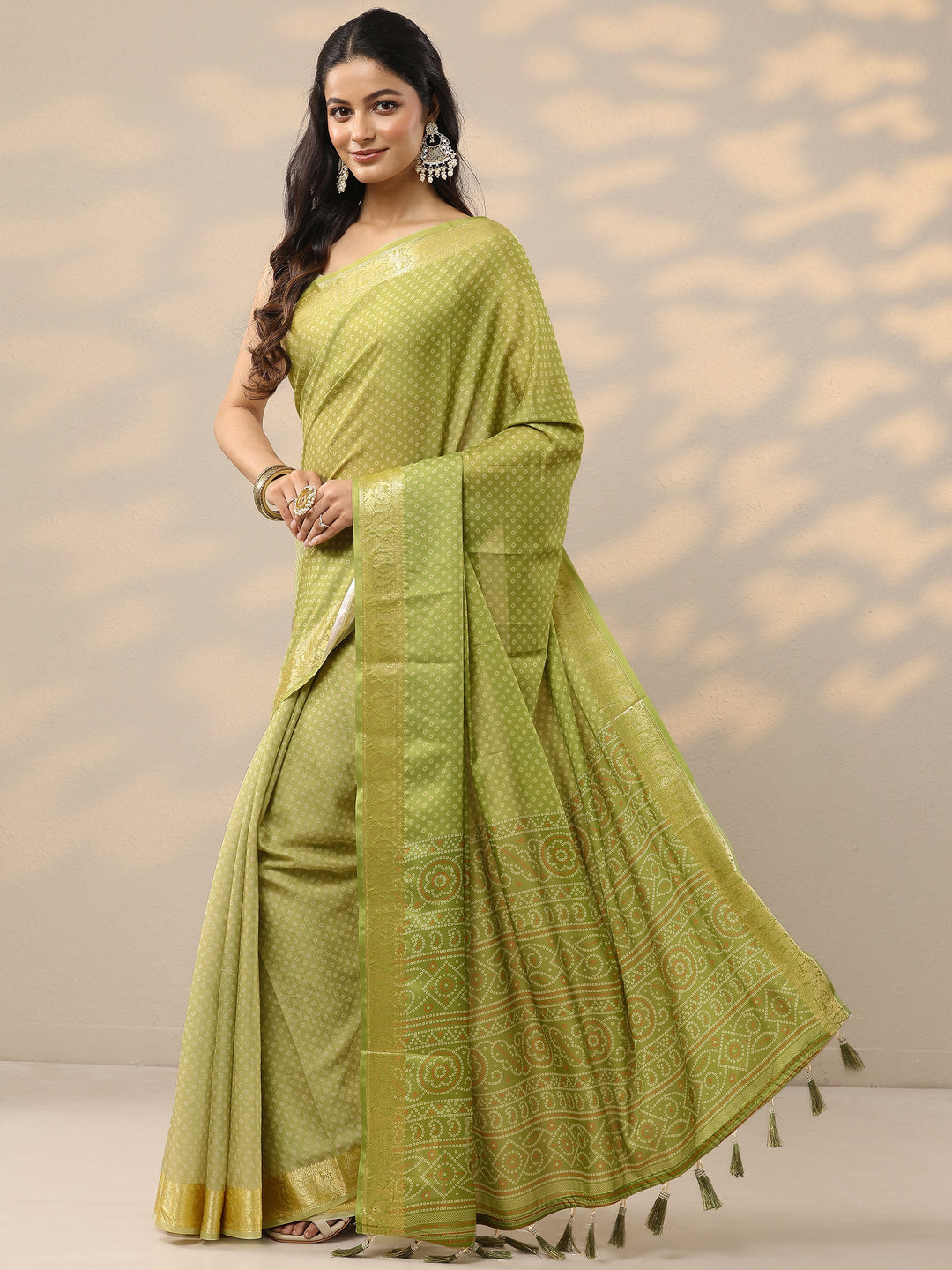  Green Bandhani Printed Silk Blend Saree With Unstitched Blouse Piece 