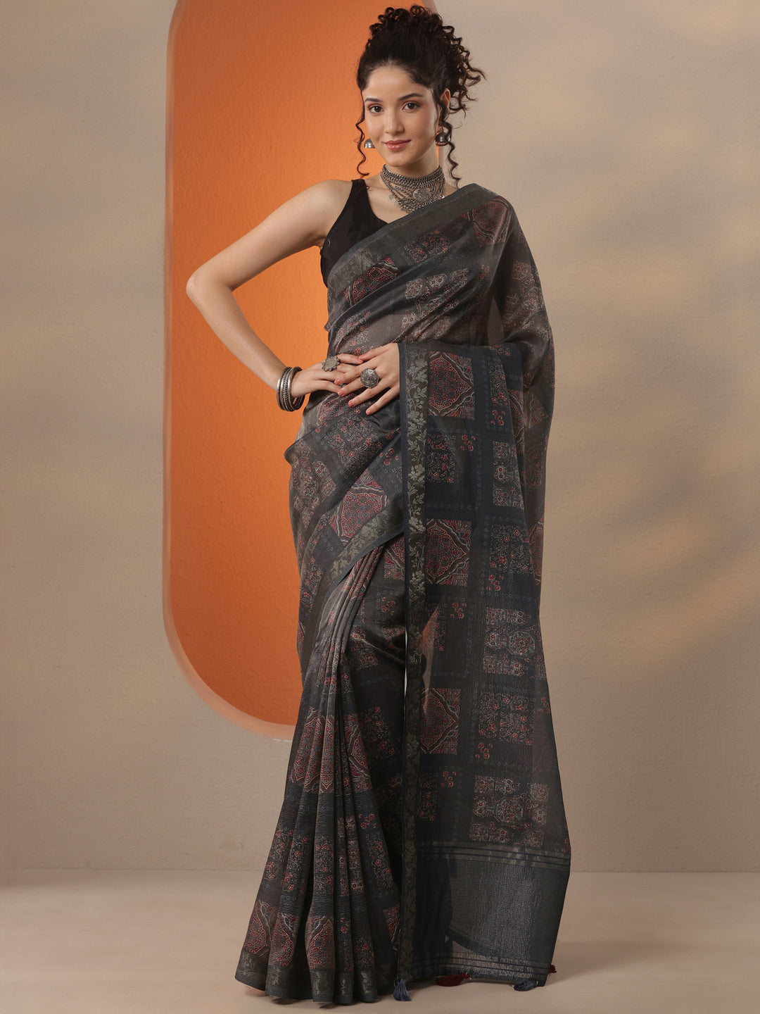  Grey Printed Chinon Saree With Unstitched Blouse Piece 