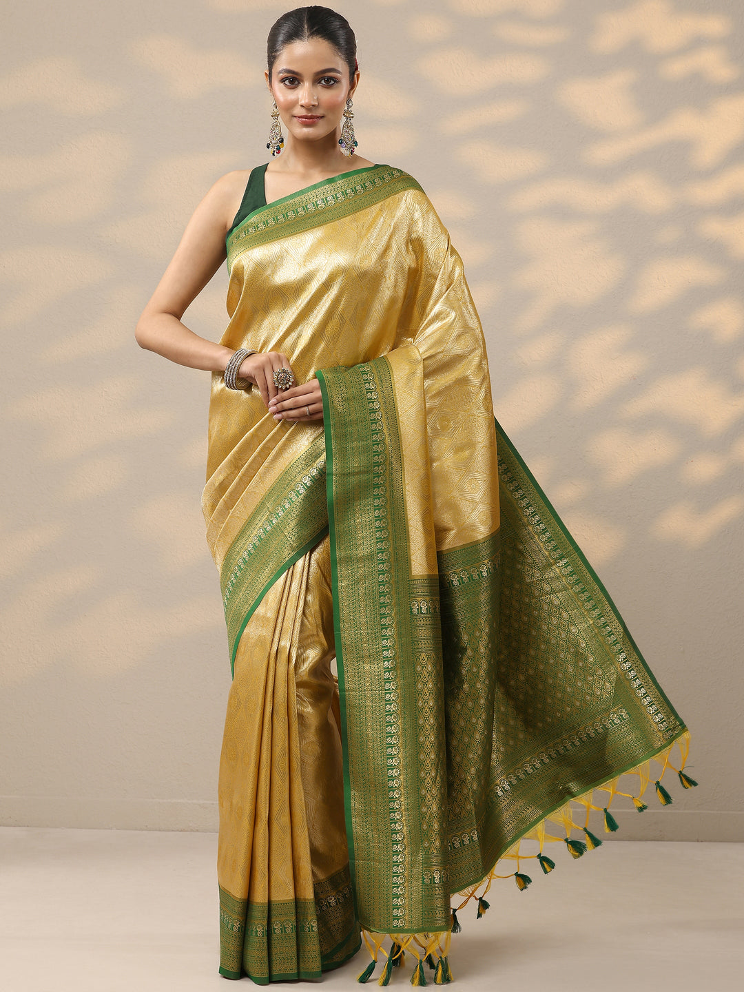  Mustard Printed Silk Blend Saree With Unstitched Blouse Piece 