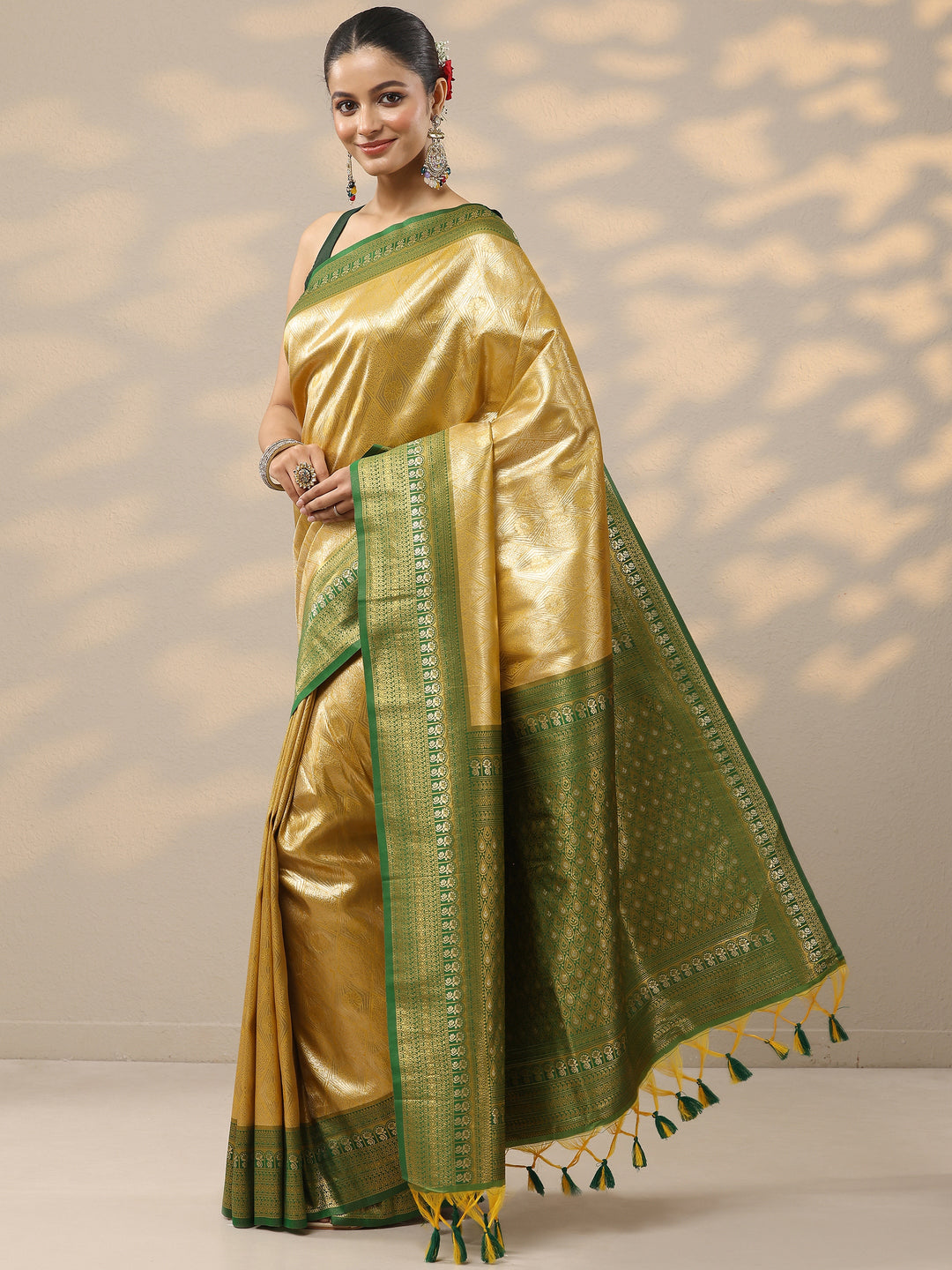  Mustard Printed Silk Blend Saree With Unstitched Blouse Piece 