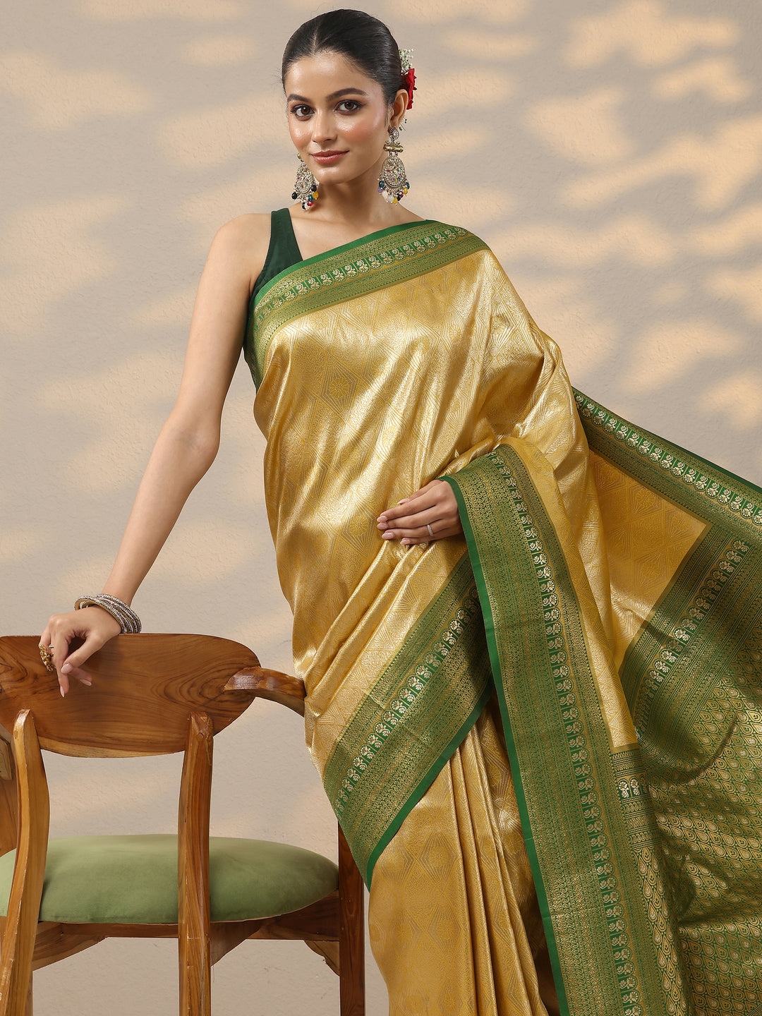  Mustard Printed Silk Blend Saree With Unstitched Blouse Piece 