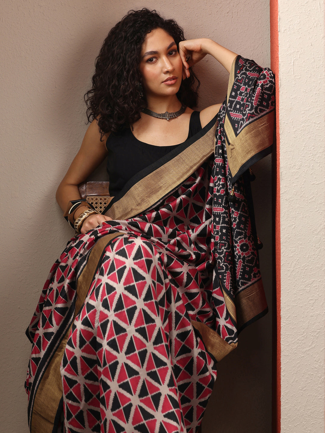  Red Printed Silk Blend Saree With Unstitched Blouse Piece 