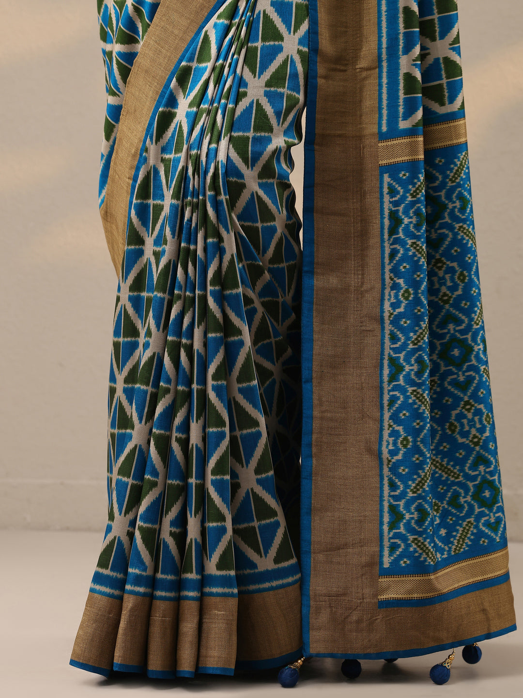  Blue Printed Silk Blend Saree With Unstitched Blouse Piece 