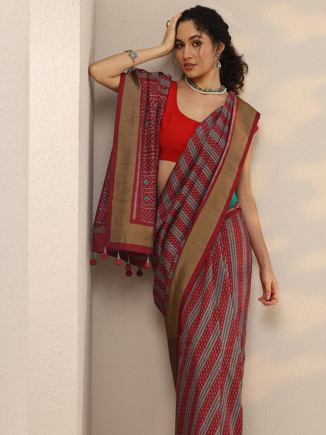  Red Printed Silk Blend Saree With Unstitched Blouse Piece 