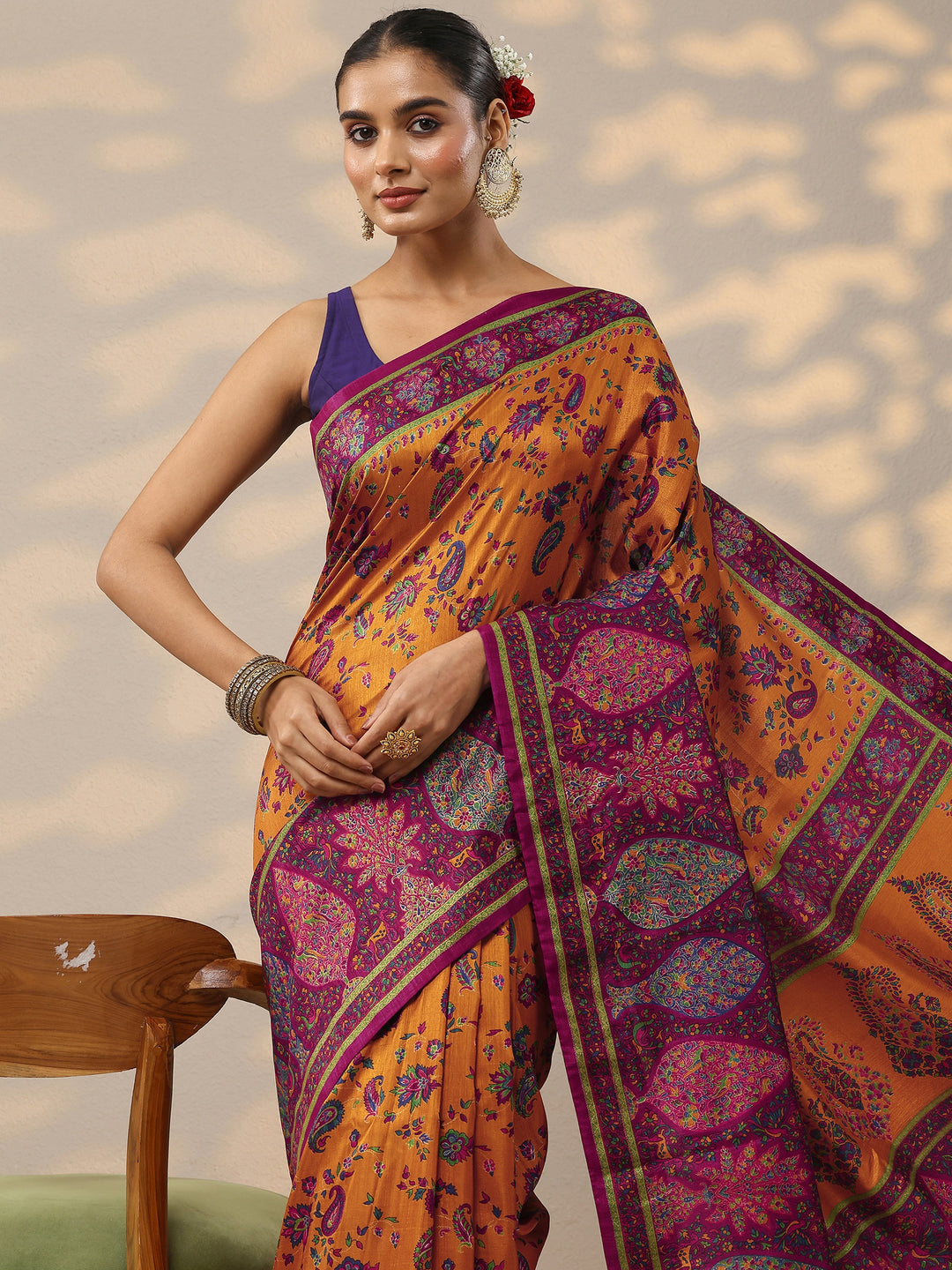 Mustard Printed Silk Blend Saree With Unstitched Blouse Piece