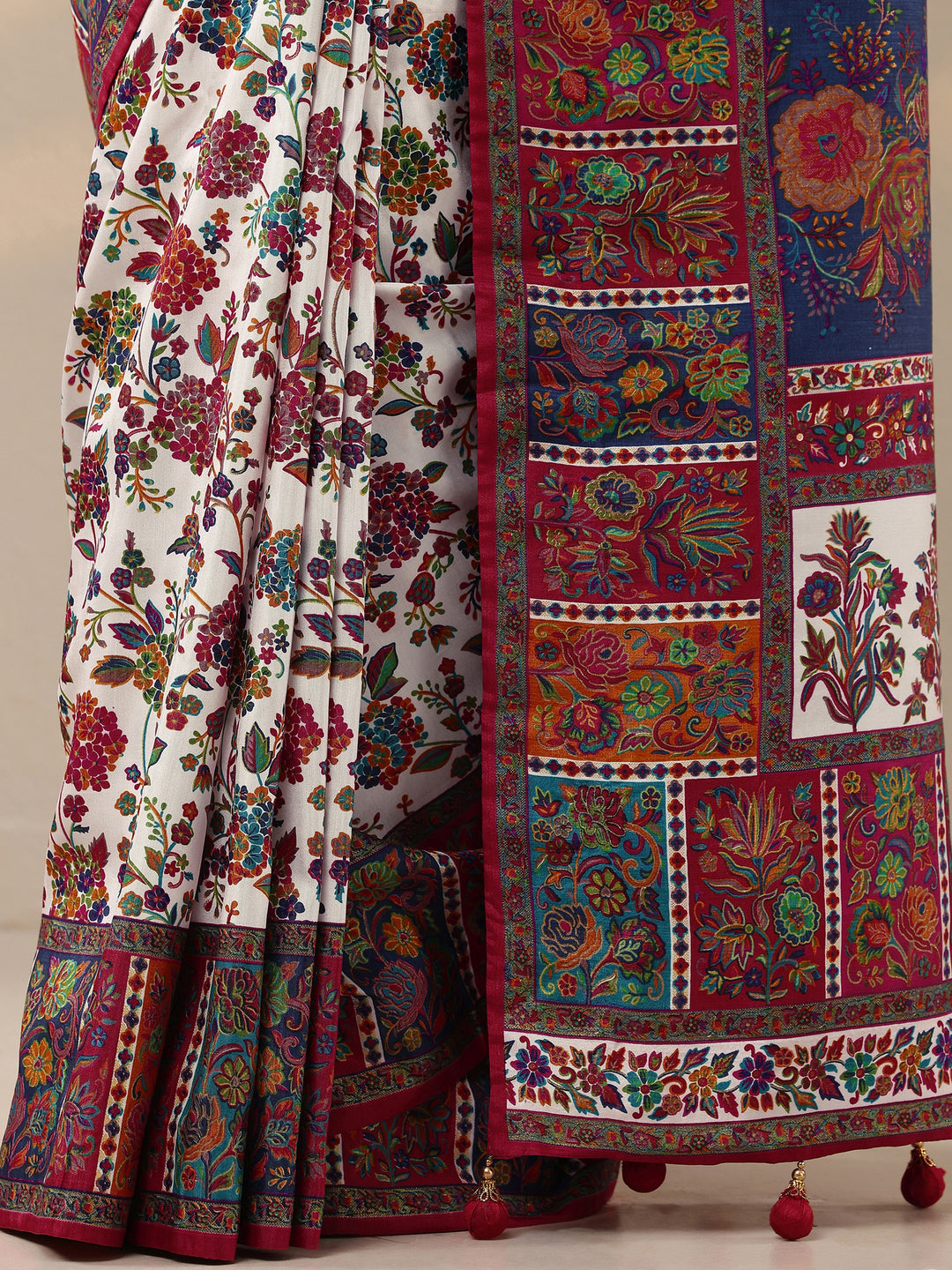  White Printed Silk Blend Saree With Unstitched Blouse Piece 