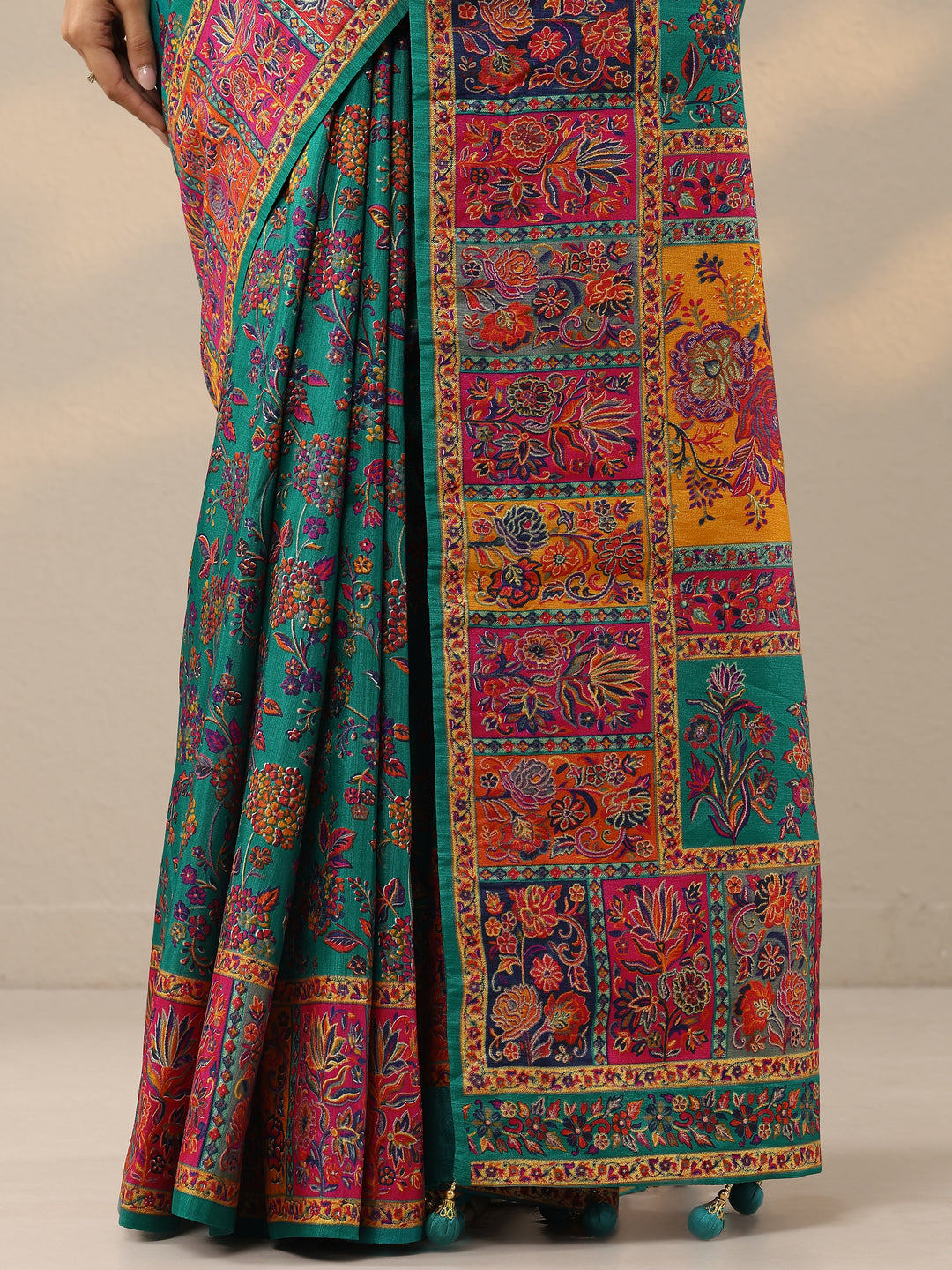  Green Printed Silk Blend Saree With Unstitched Blouse Piece 