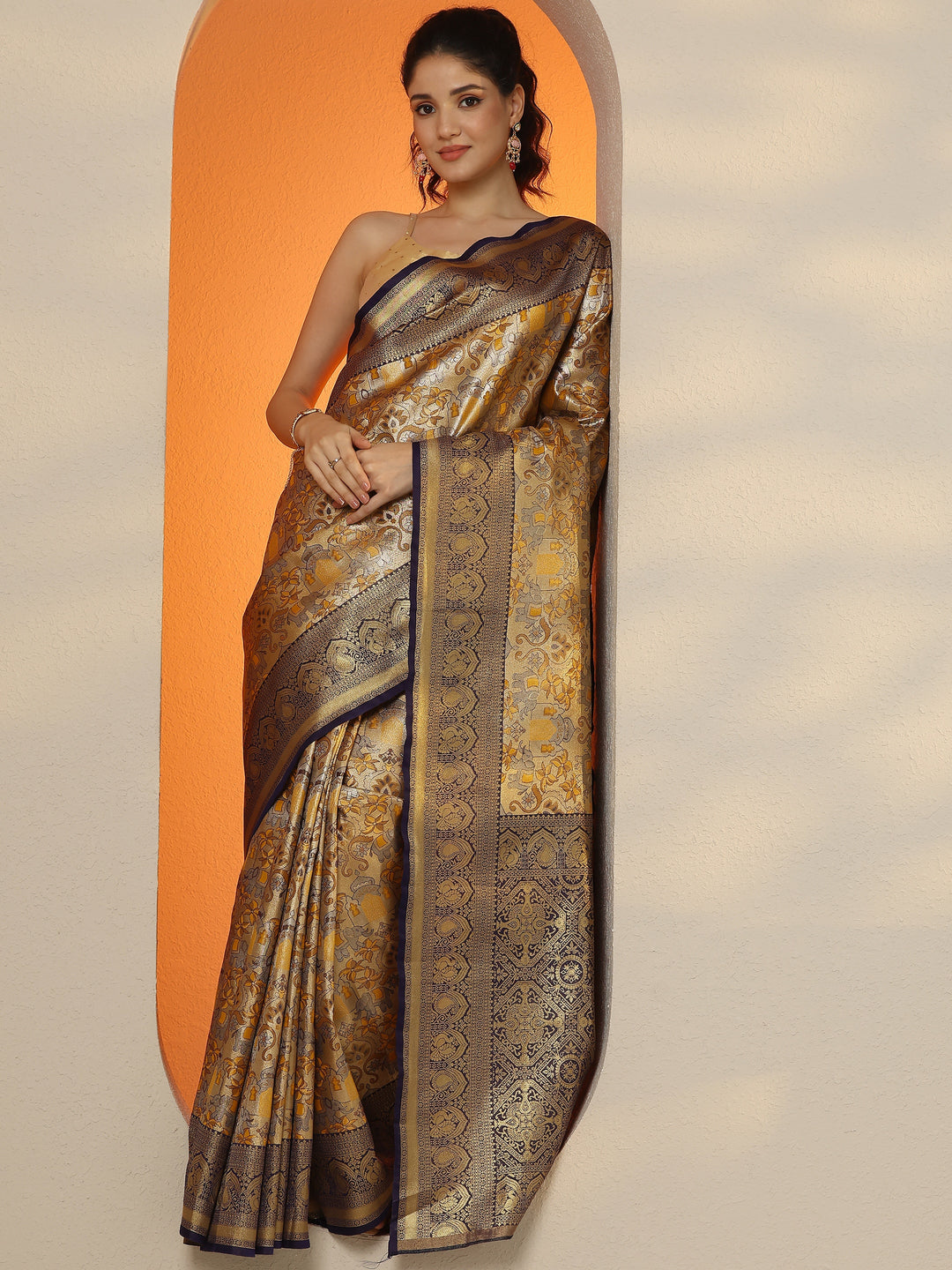 Mustard Woven Design Silk Blend Saree With Unstitched Blouse Picece