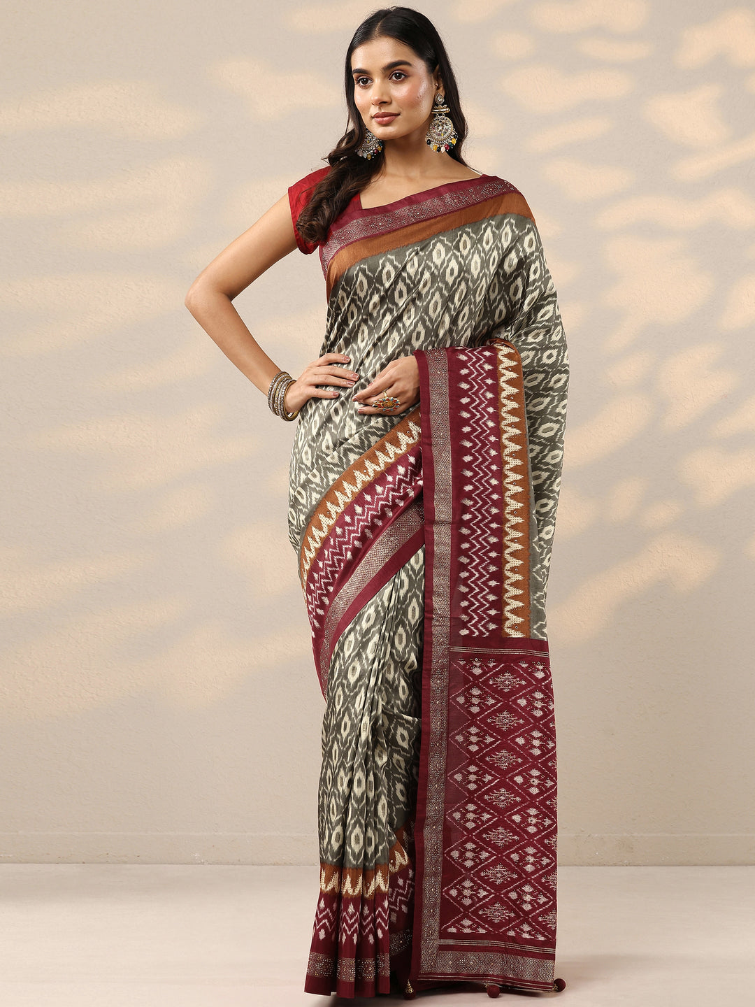 Olive Printed Silk Blend Saree With Unstitched Blouse Piece