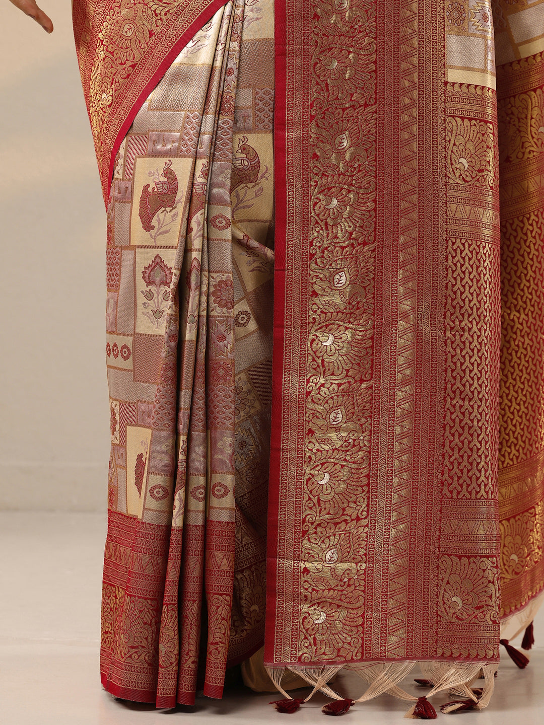  Purple Woven Design Silk Blend Saree With Unstitched Blouse Piece 