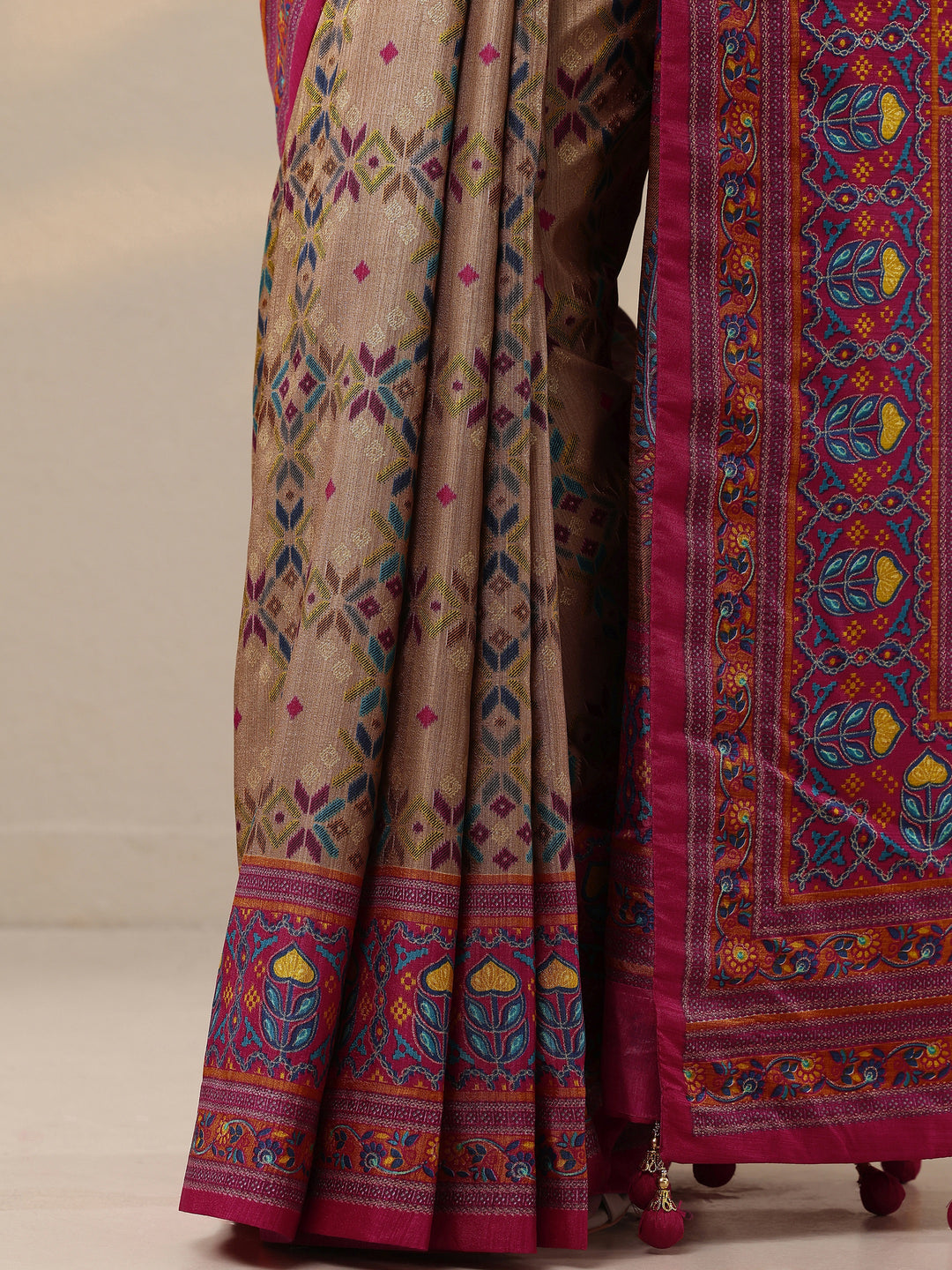  Gold Printed Silk Blend Saree With Unstitched Blouse Piece 