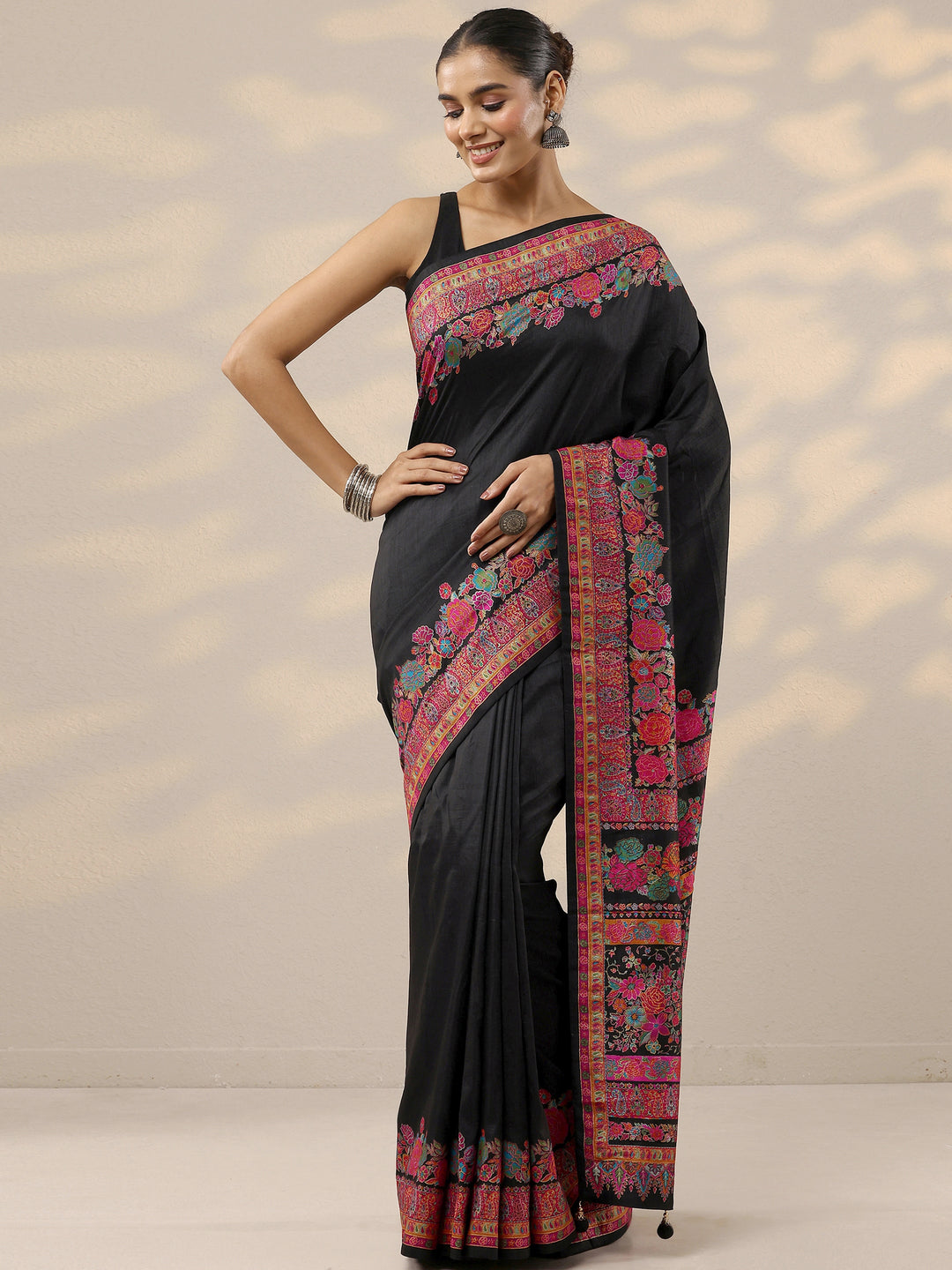  Black Solid Silk Blend Saree With Unstitched Blouse Piece 