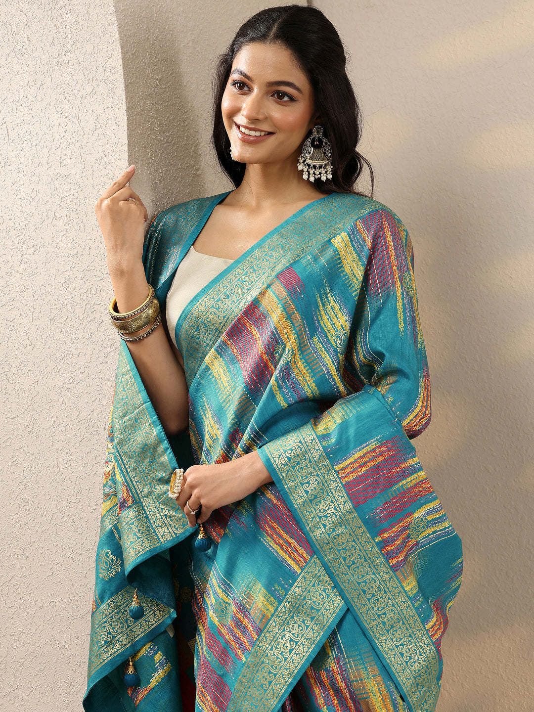 Green Woven Design Silk Blend Saree With Unstitched Blouse Piece