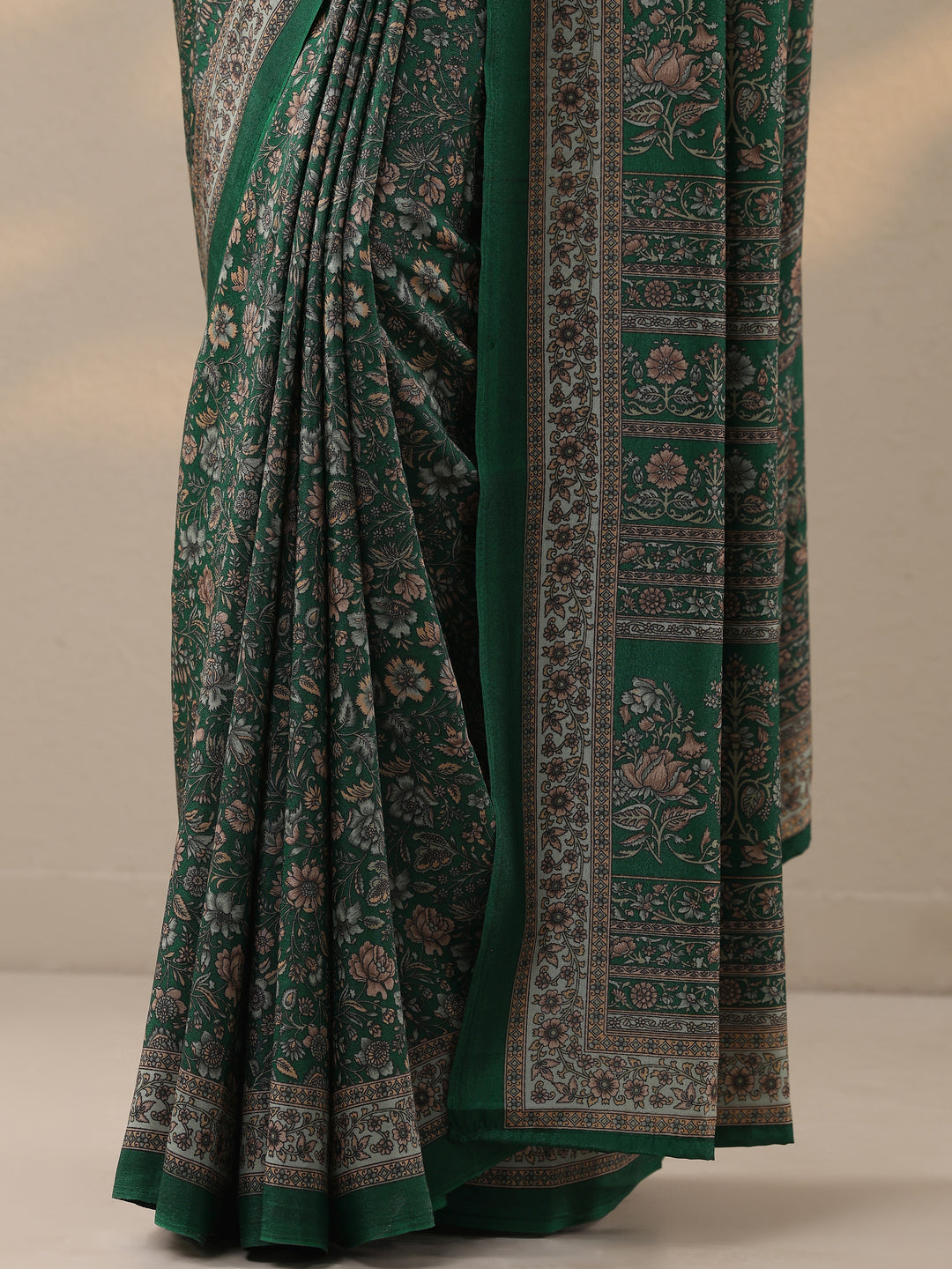  Green Printed Silk Blend Saree With Unstitched Blouse Piece 