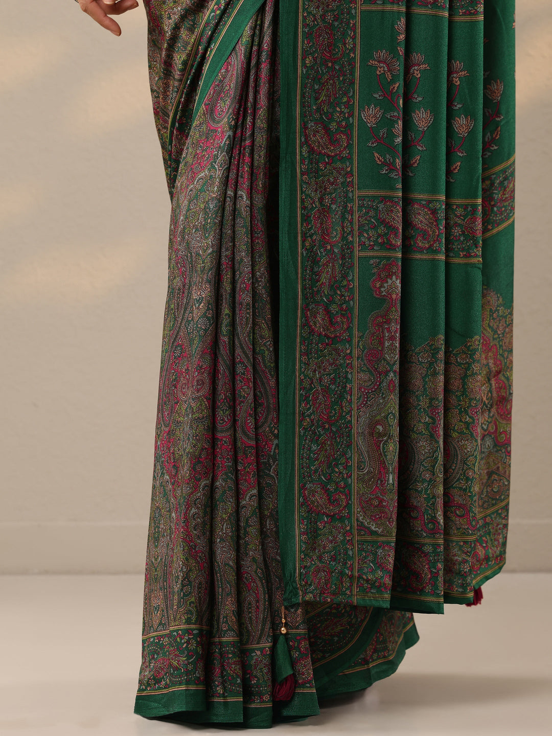  Green Printed Silk Blend Saree With Unstitched Blouse Piece 