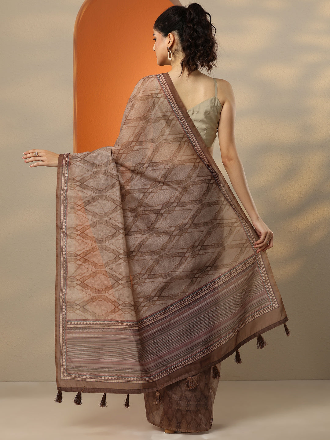  Brown Printed Silk Blend Saree With Unstitched Blouse Picece 