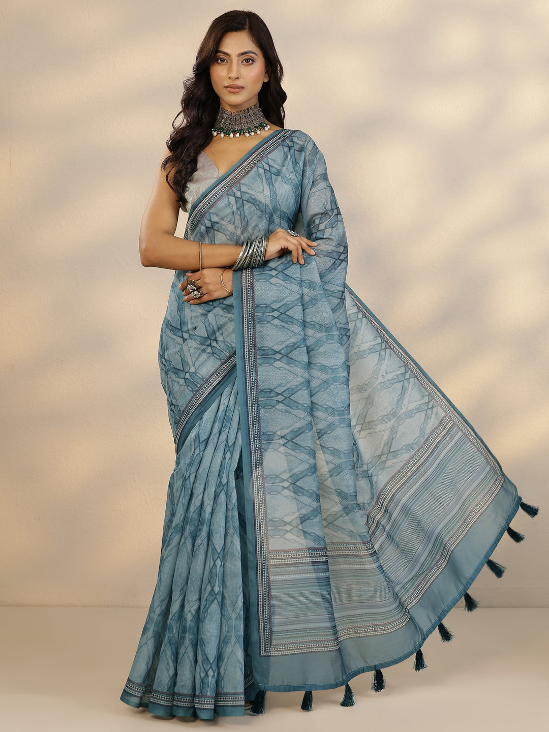 Blue Printed Silk Blend Saree With Unstitched Blouse Picece