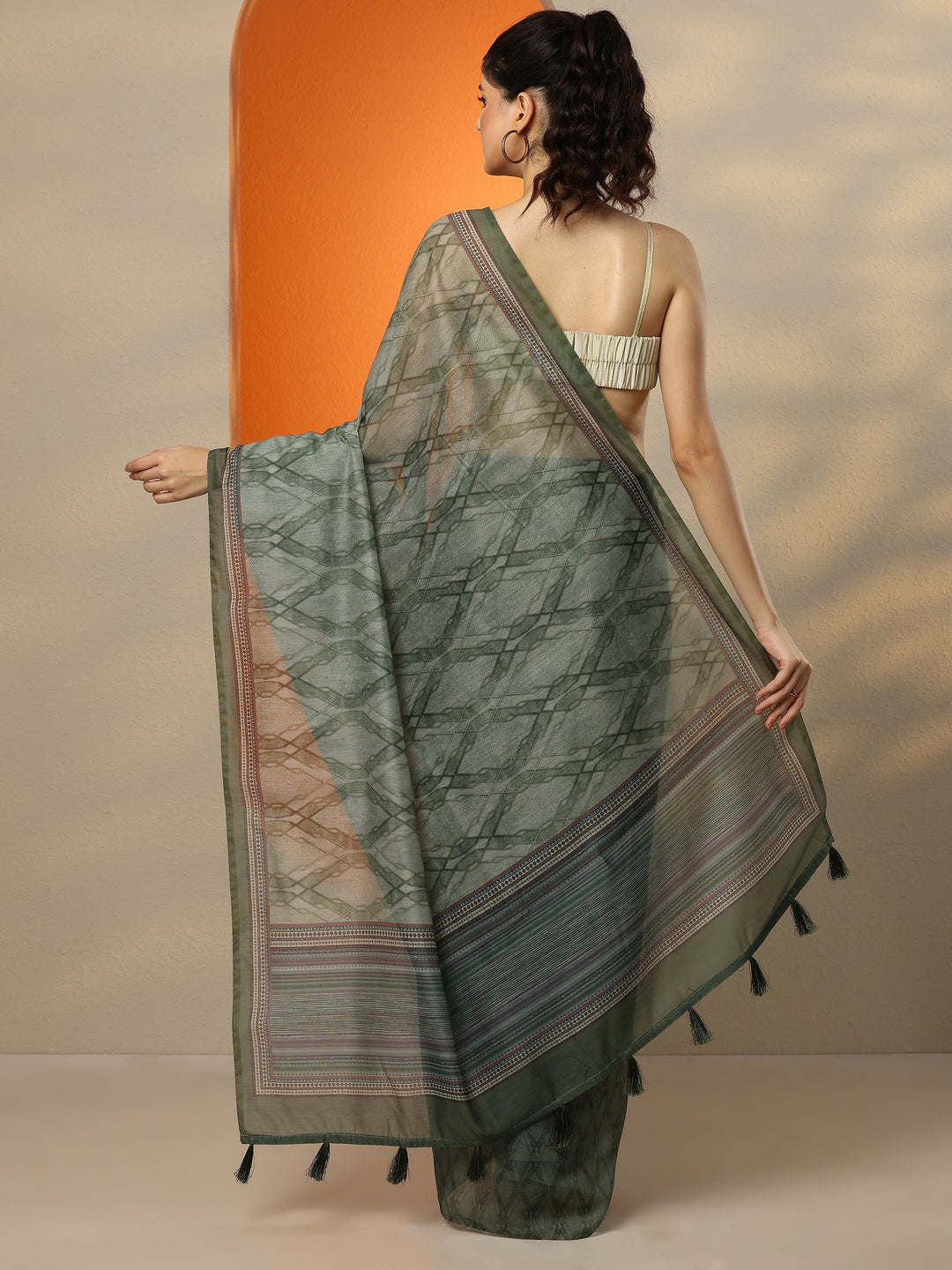  Green Printed Silk Blend Saree With Unstitched Blouse Picece 