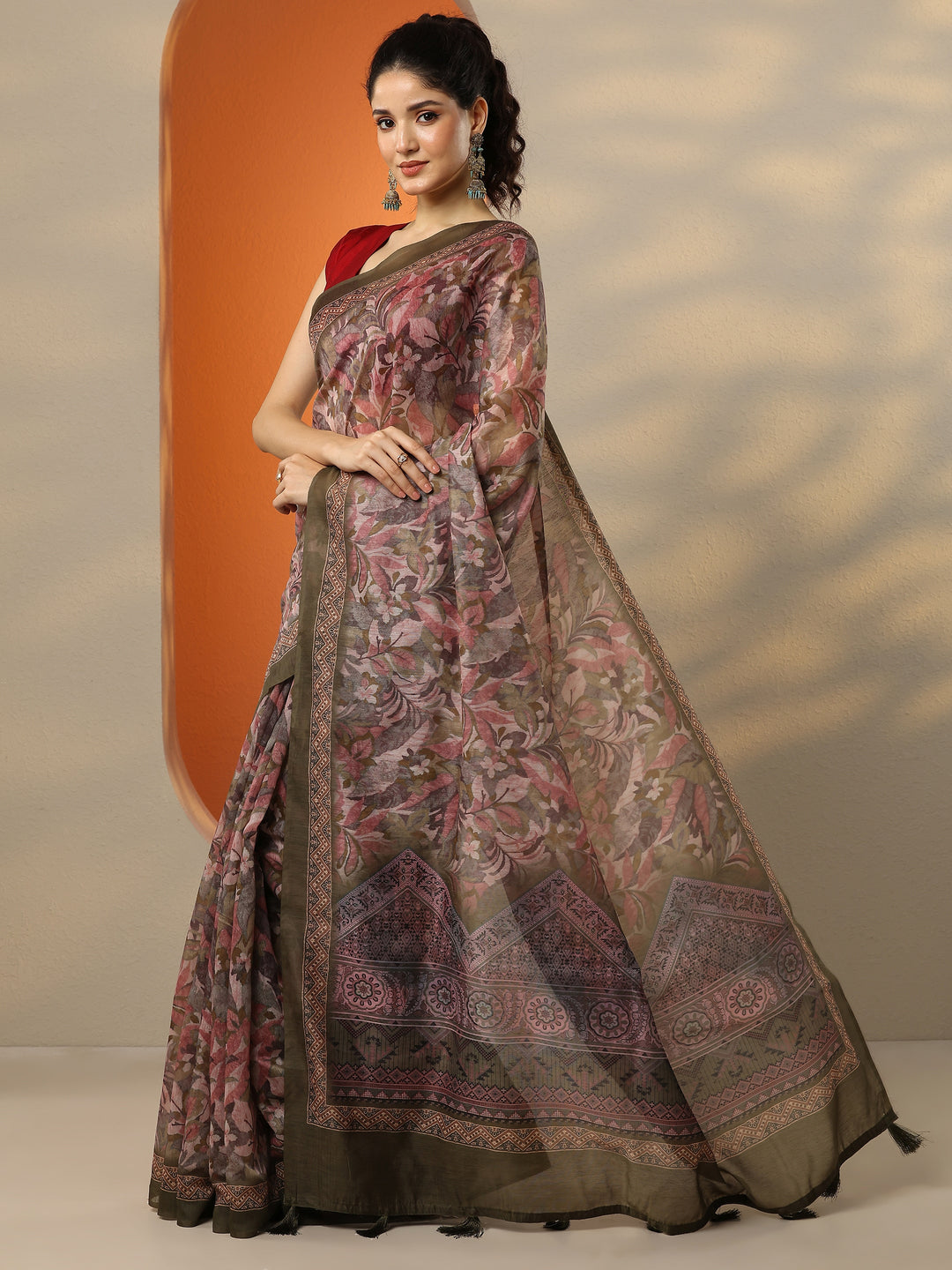  Multi Printed Silk Blend Saree With Unstitched Blouse Piece 