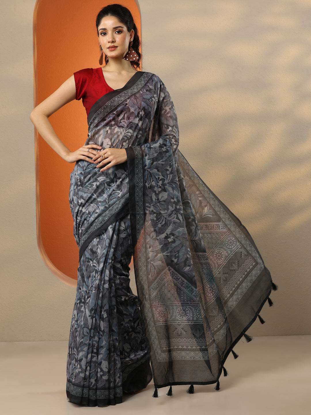  Multi Printed Silk Blend Saree With Unstitched Blouse Piece 