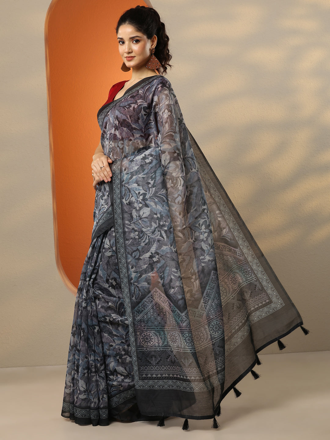 Multi Printed Silk Blend Saree With Unstitched Blouse Piece 