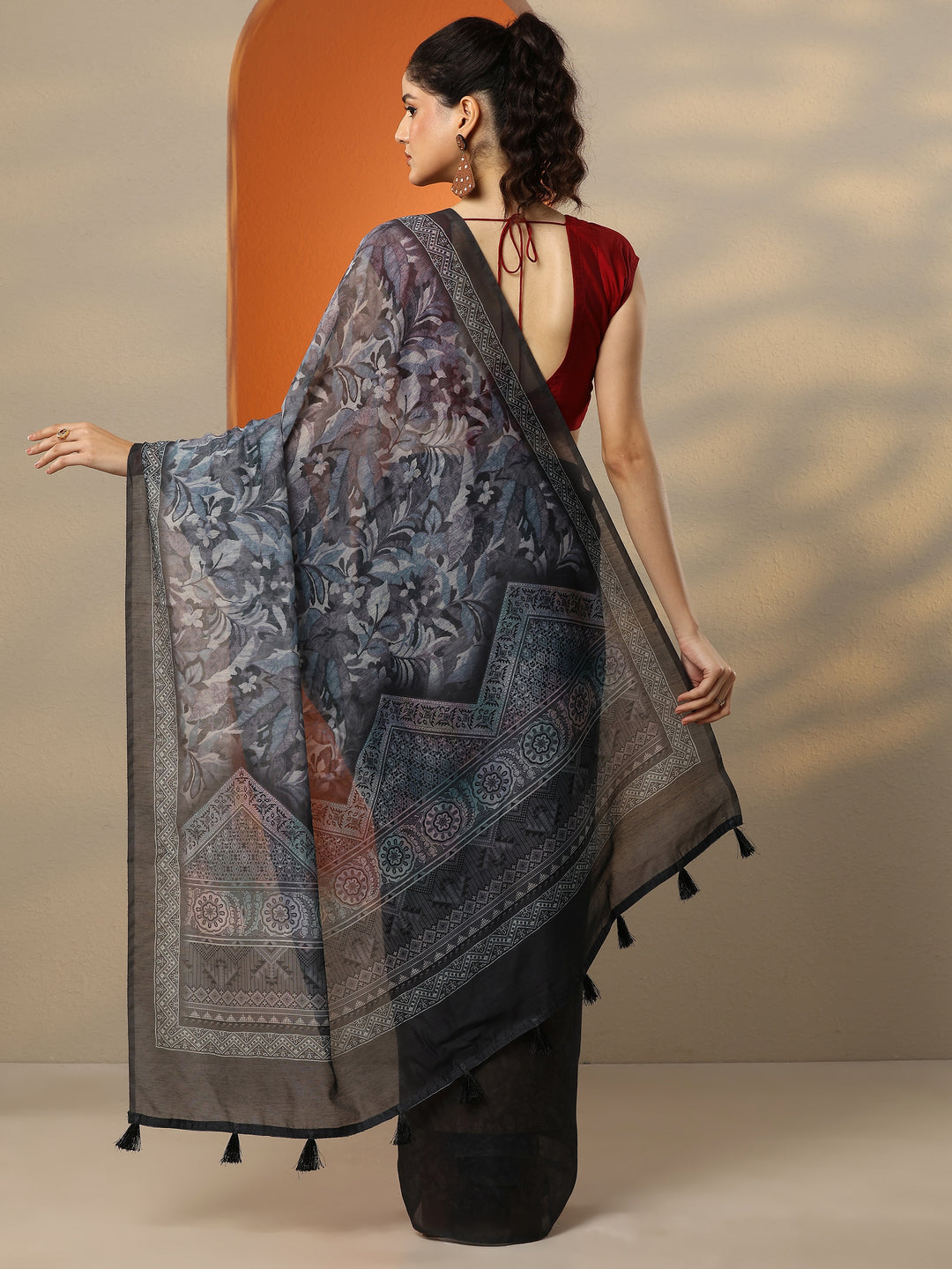  Multi Printed Silk Blend Saree With Unstitched Blouse Piece 