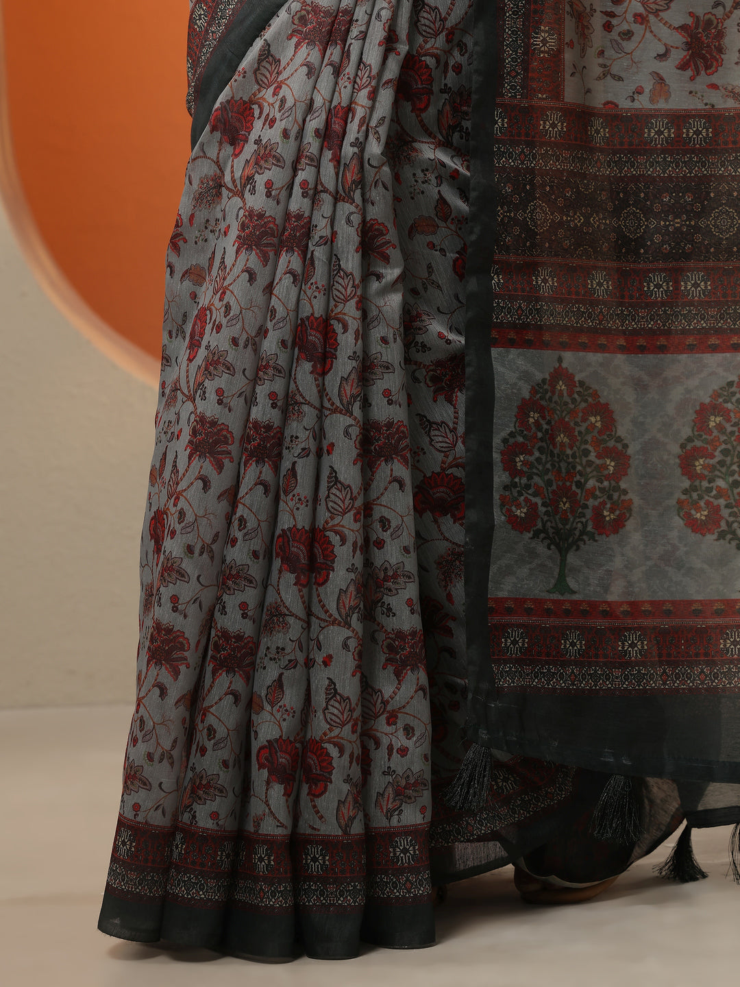  Green Printed Silk Blend Saree With Unstitched Blouse Piece 