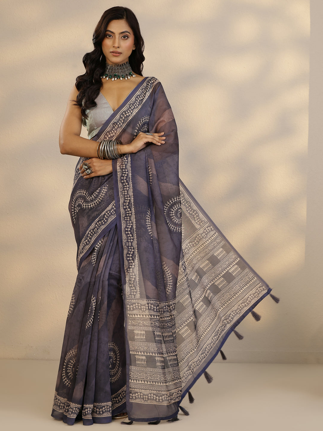  Grey Printed Silk Blend Saree With Unstitched Blouse Picece 