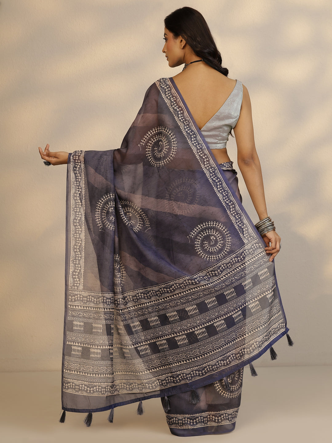  Grey Printed Silk Blend Saree With Unstitched Blouse Picece 