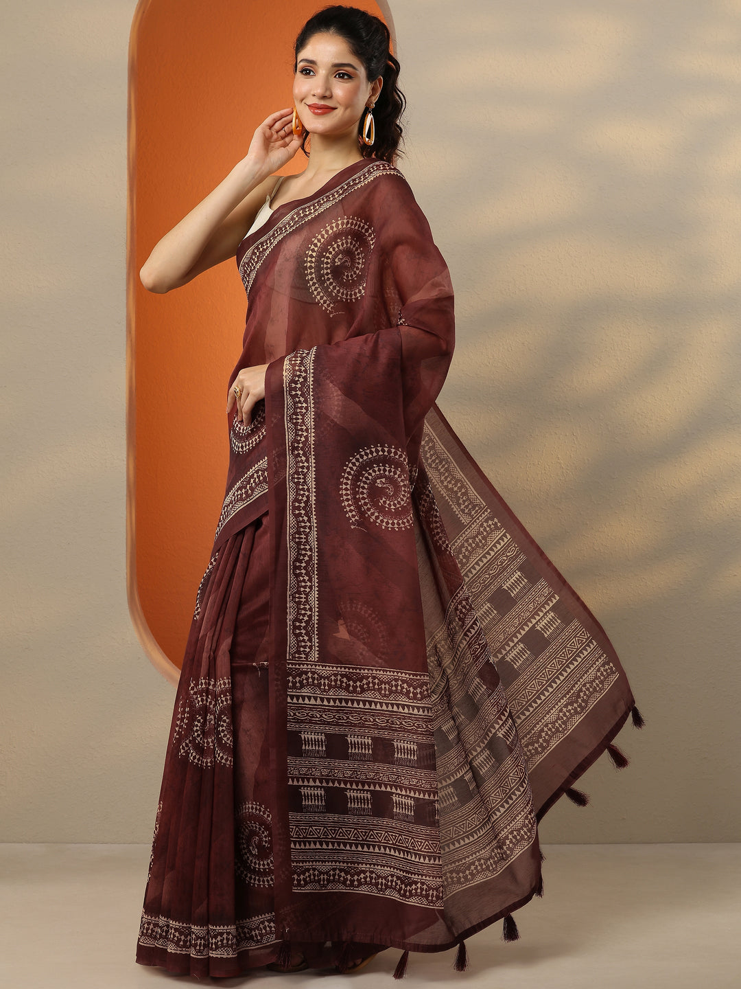  Brown Printed Silk Blend Saree With Unstitched Blouse Picece 