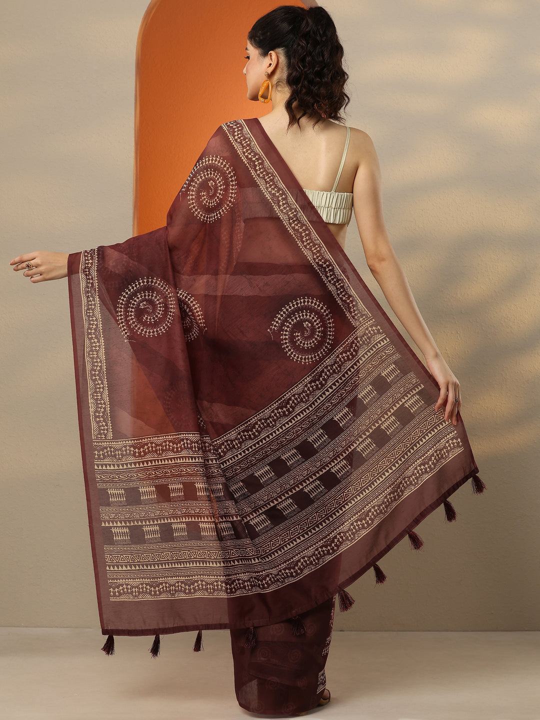  Brown Printed Silk Blend Saree With Unstitched Blouse Picece 