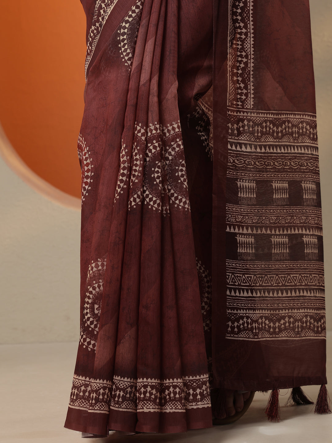  Brown Printed Silk Blend Saree With Unstitched Blouse Picece 