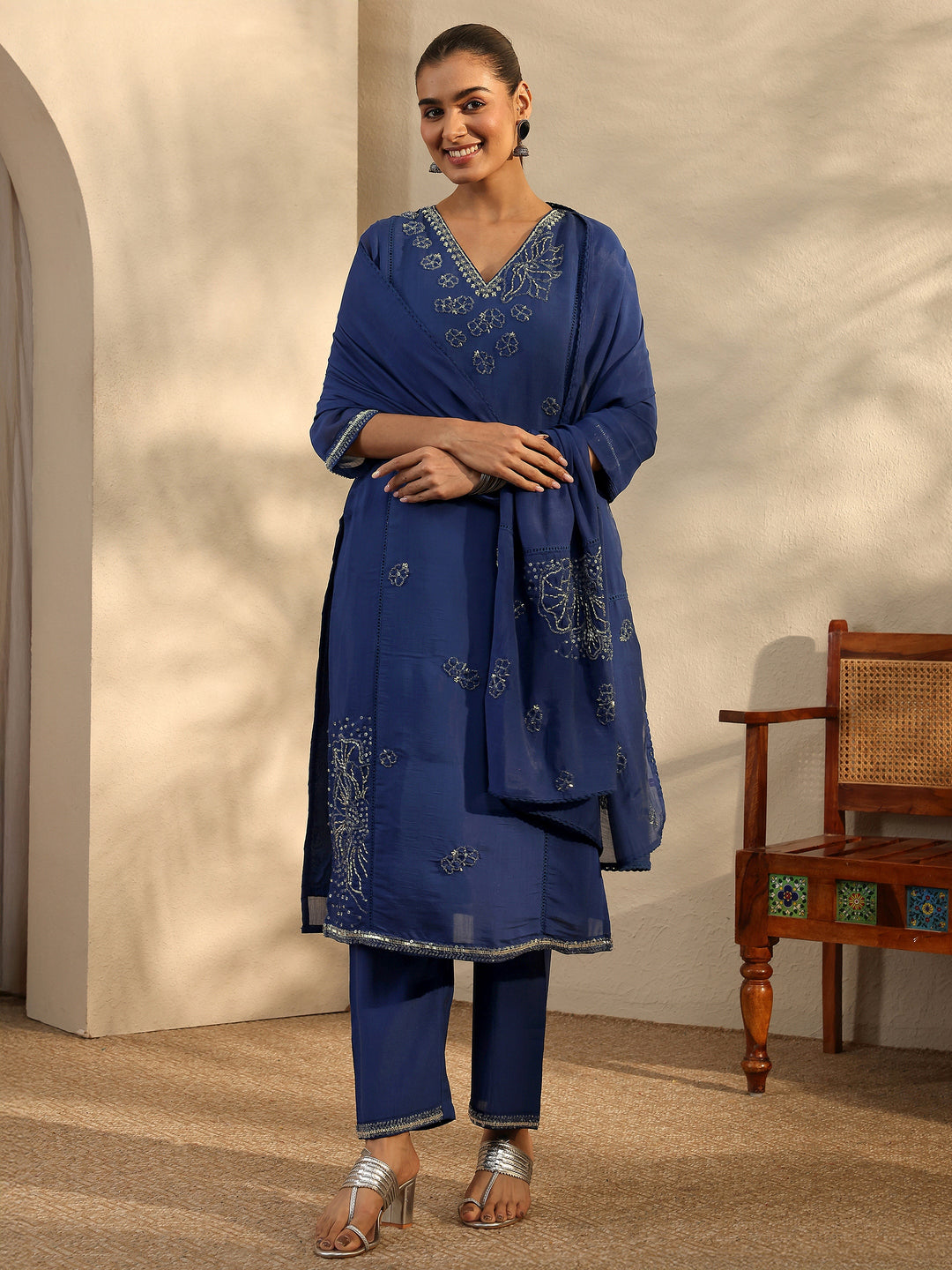  Libas Art Blue Embroidered Silk Blend Straight Suit Set With Dupatta 