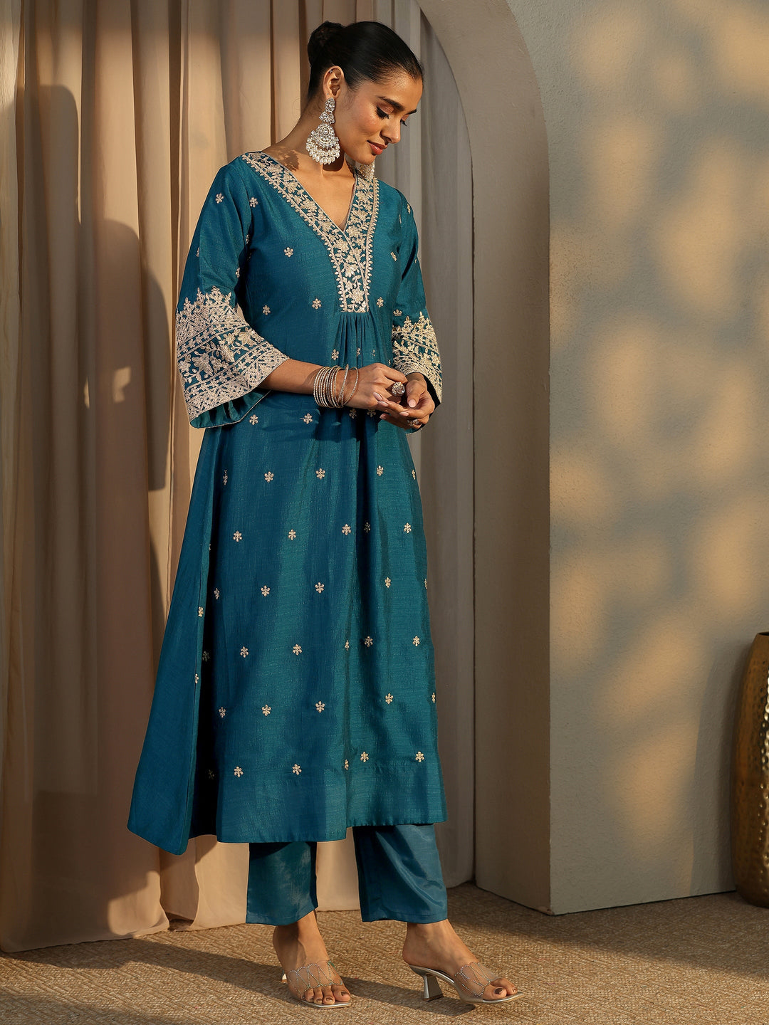  Teal Embroidered Silk Blend Anarkali Suit Set With Dupatta 