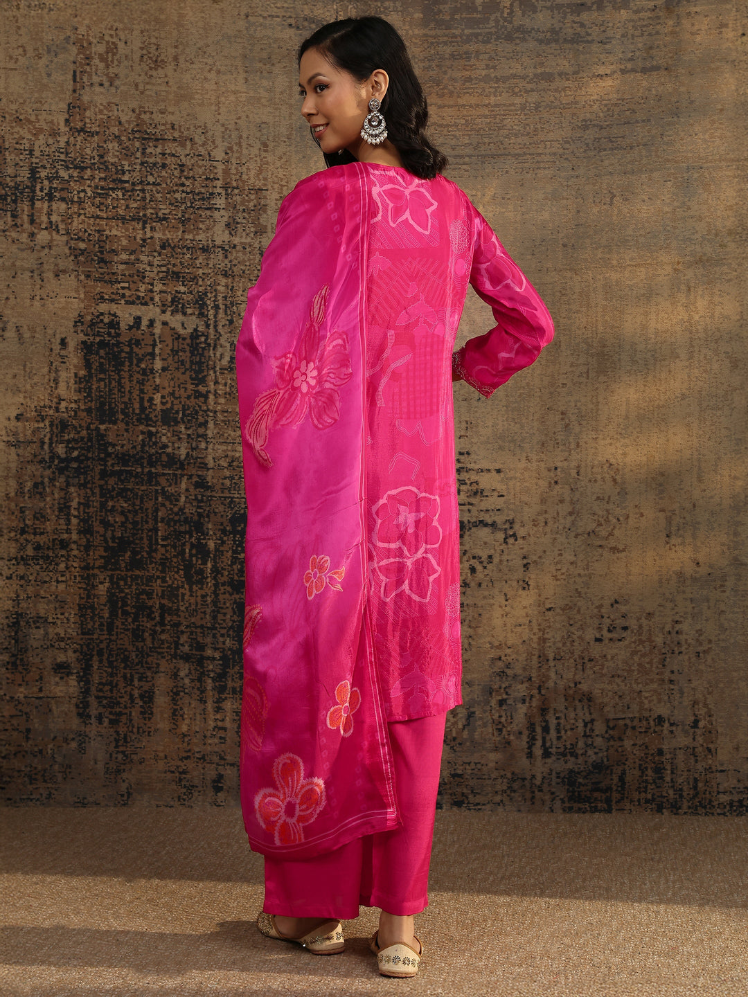  Libas Art Pink Embroidered Silk Blend Straight Suit Set With Dupatta 
