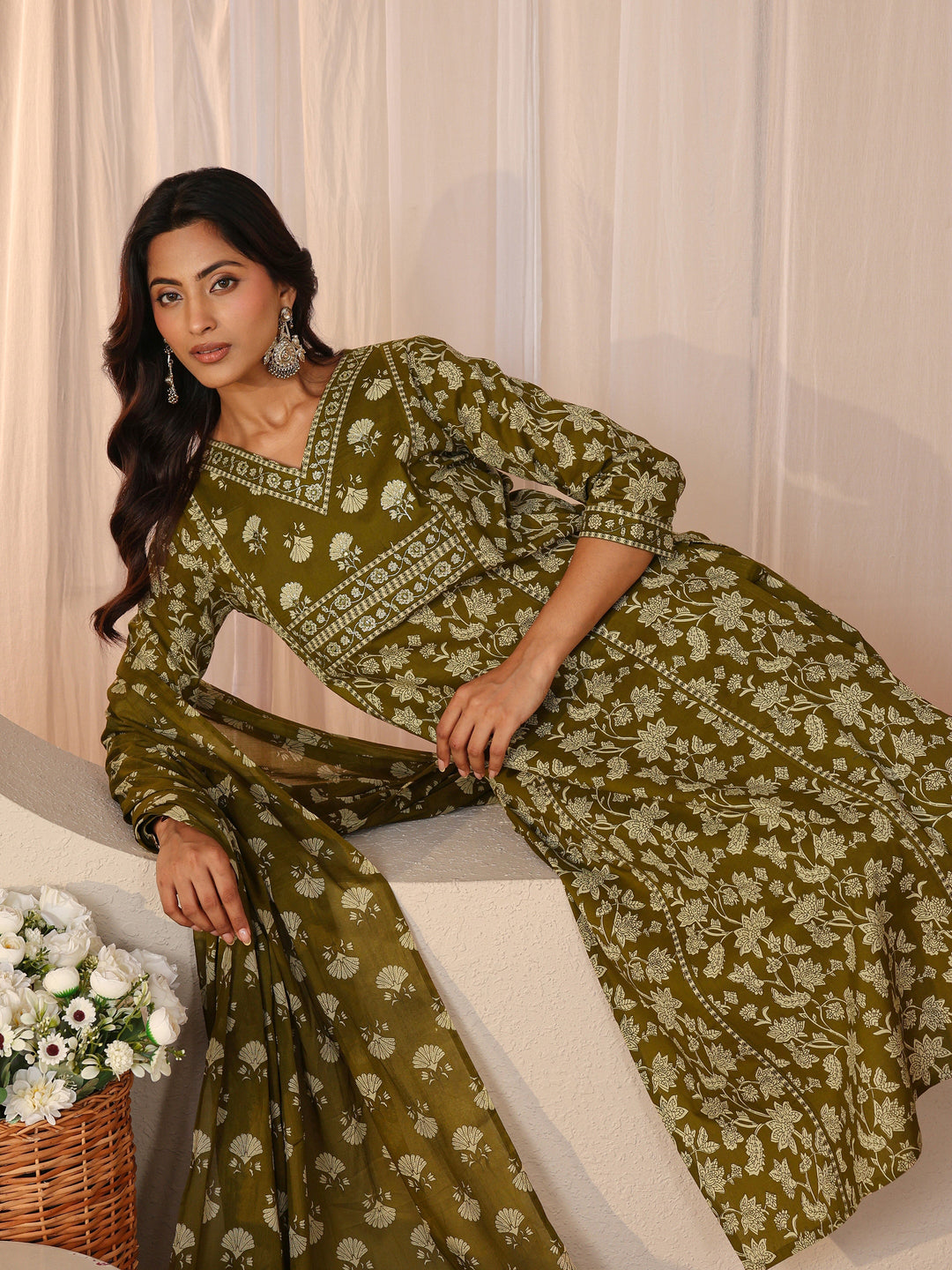 Green Floral Printed Cotton Straight Suit Set 