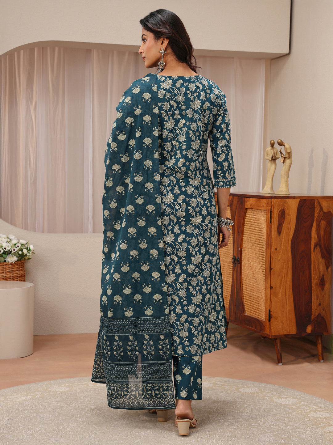  Blue Floral Printed Cotton Straight Suit Set 