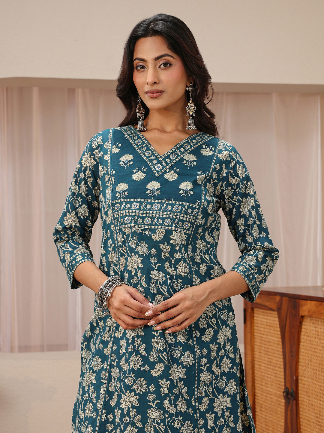  Blue Floral Printed Cotton Straight Suit Set 