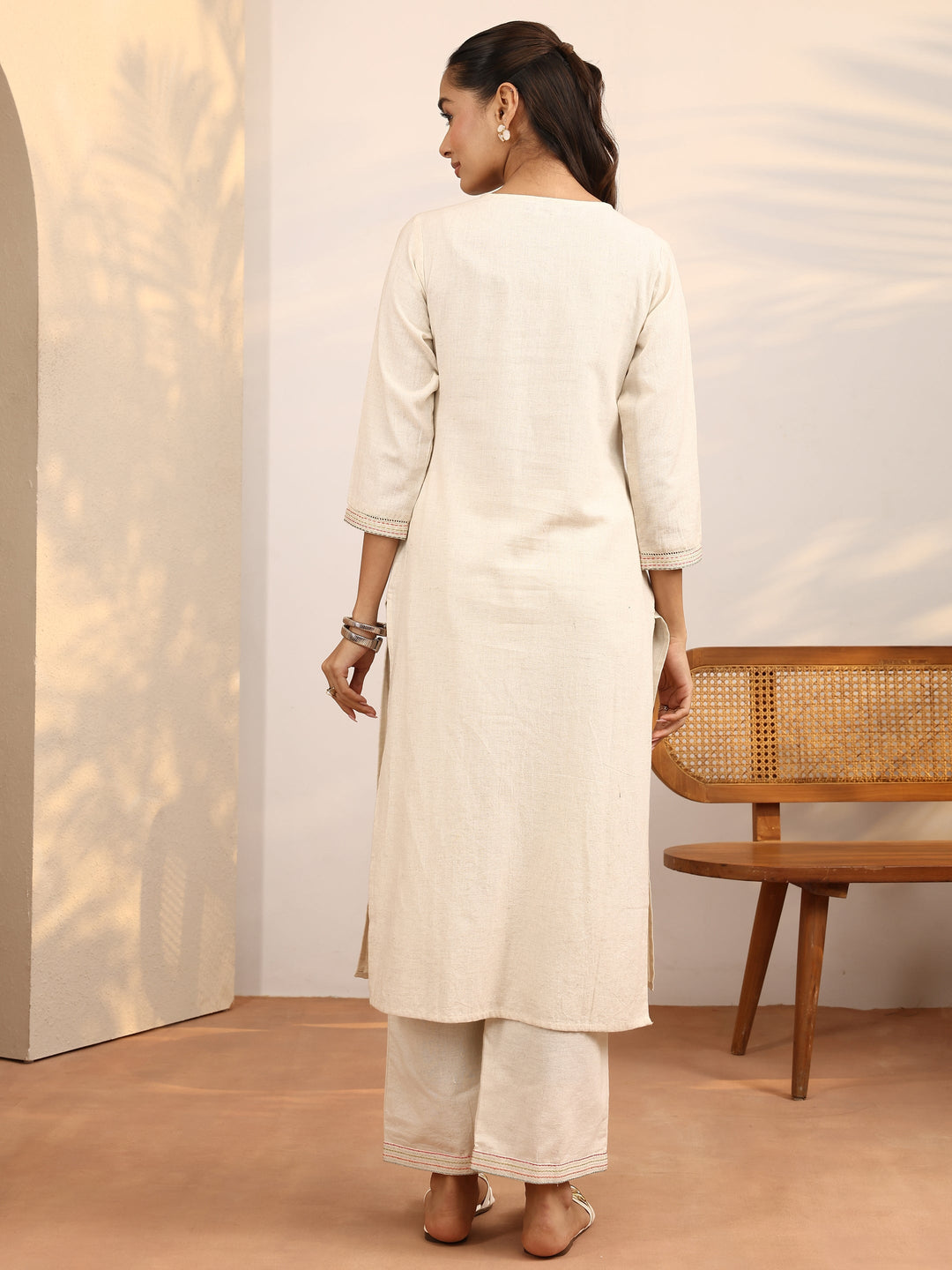  Off White Floral Embroidered Cotton Blend Straight Kurta Set 